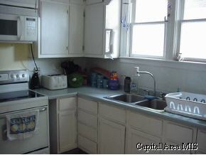 2217 South 10th Street Springfield, IL 62703 - Photo 4 of 9