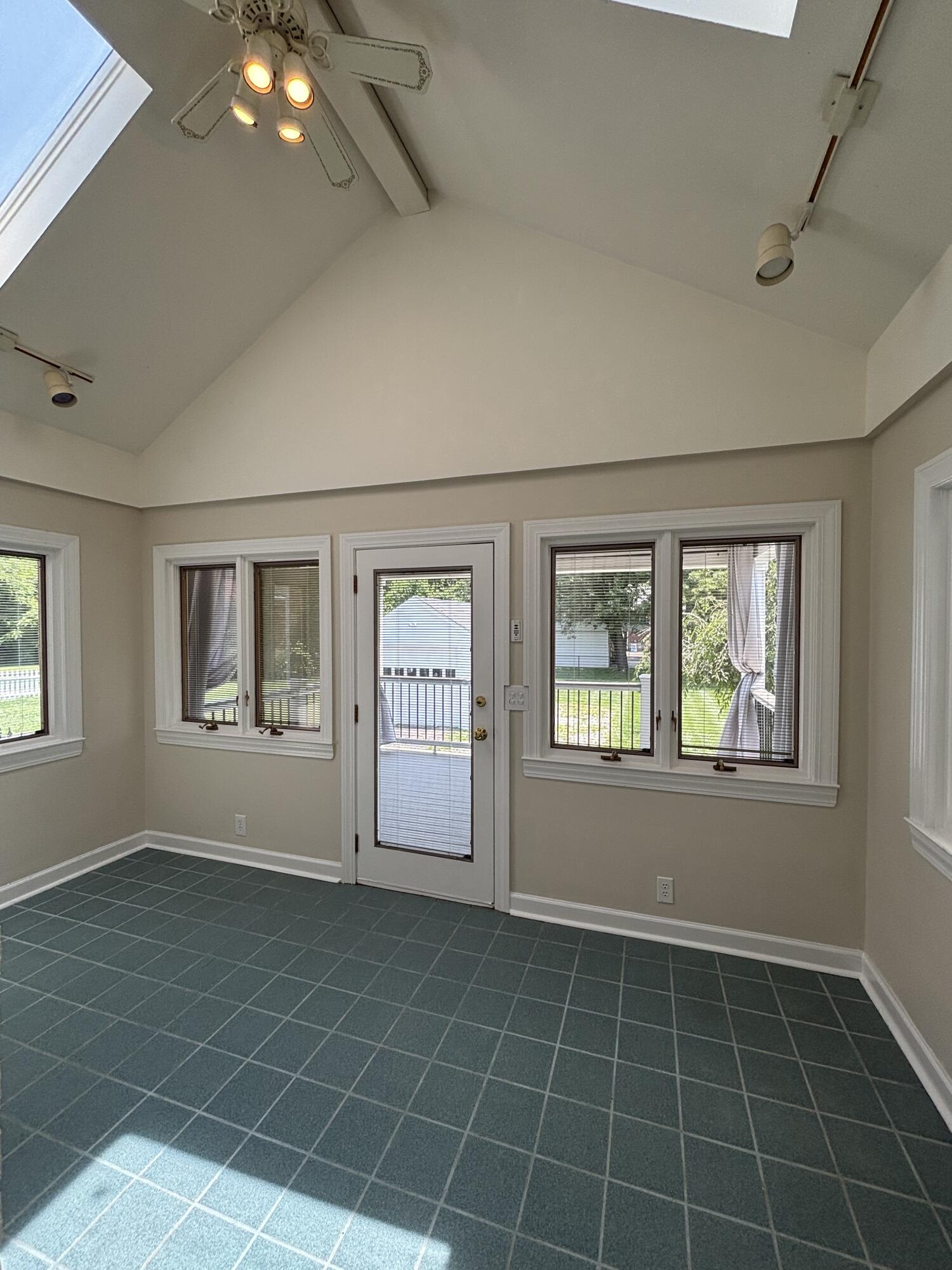 225 Tyne Road Louisville, KY 40207 - Photo 50 of 52 IMG_3712
