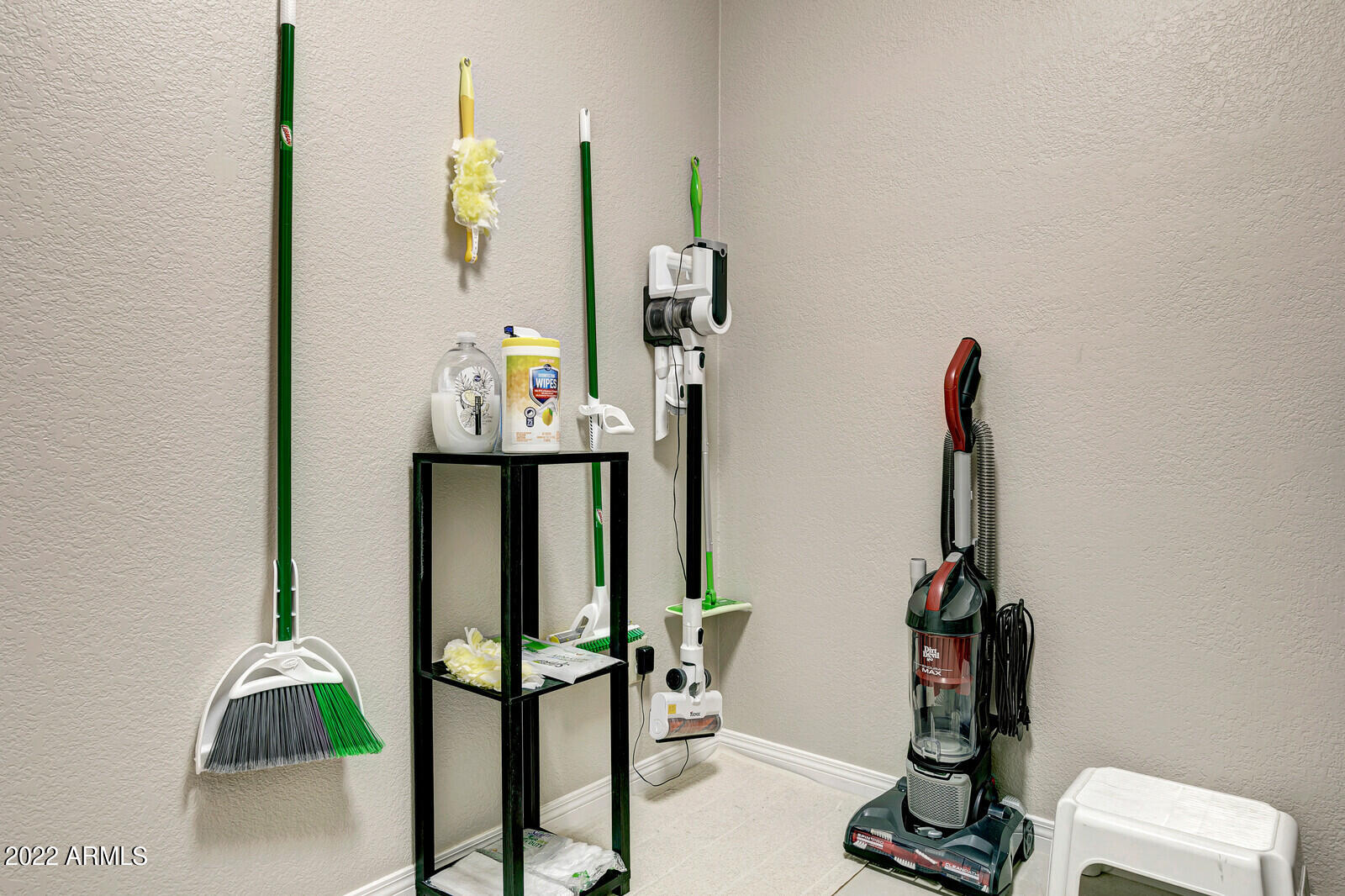 18425 East 4 Peaks Boulevard Rio Verde, AZ 85263 - Photo 37 of 75 a view of hall way with furniture