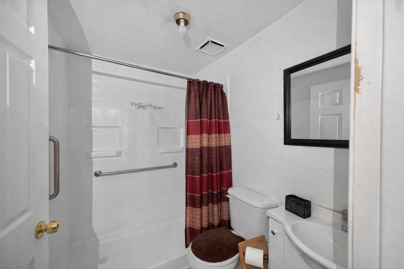 2711 West 165th Street Markham, IL 60428 - Photo 9 of 14 a bathroom with a shower and a toilet