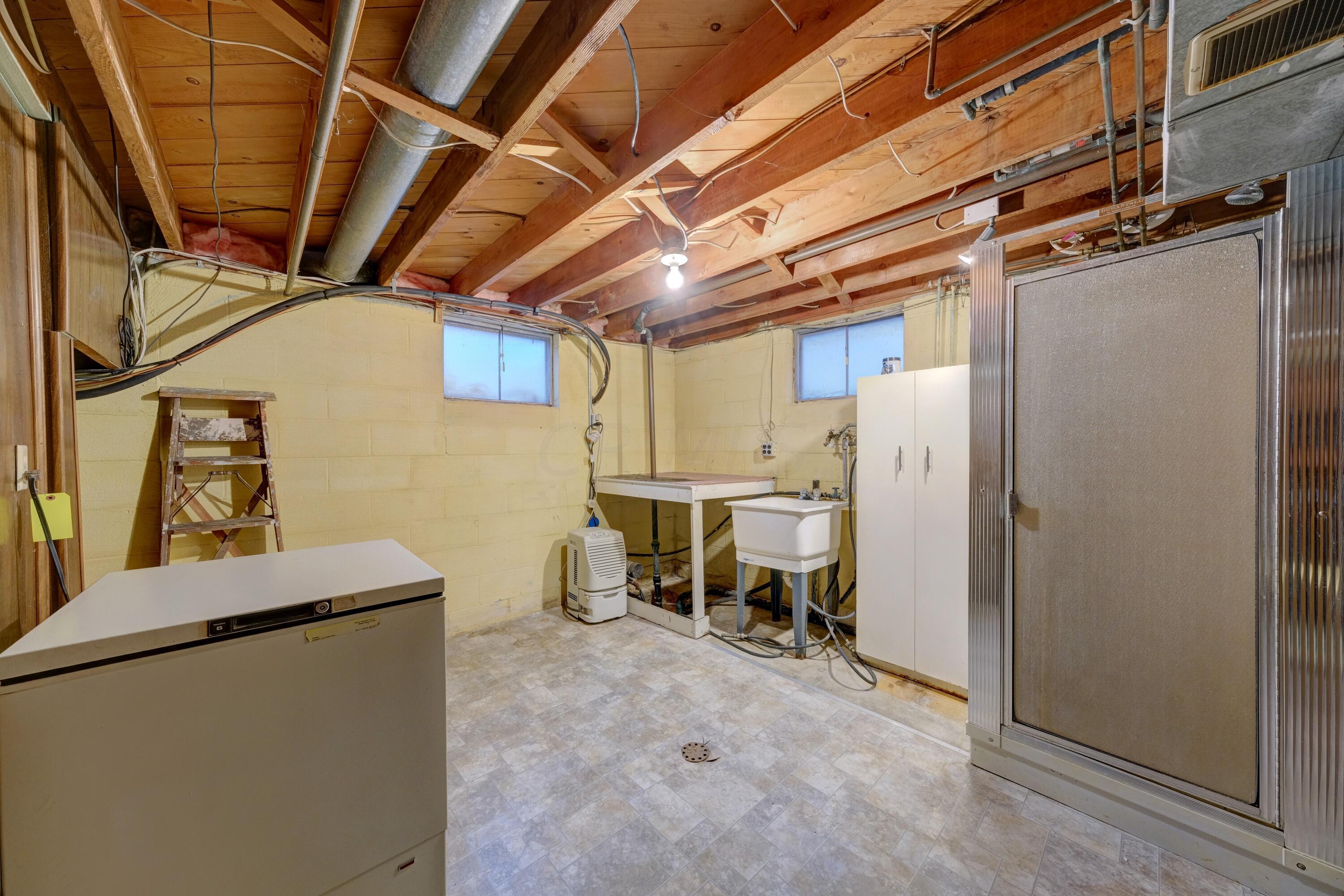 356 Reed Avenue Marion, OH 43302 - Photo 39 of 54 46 Basement-Shower