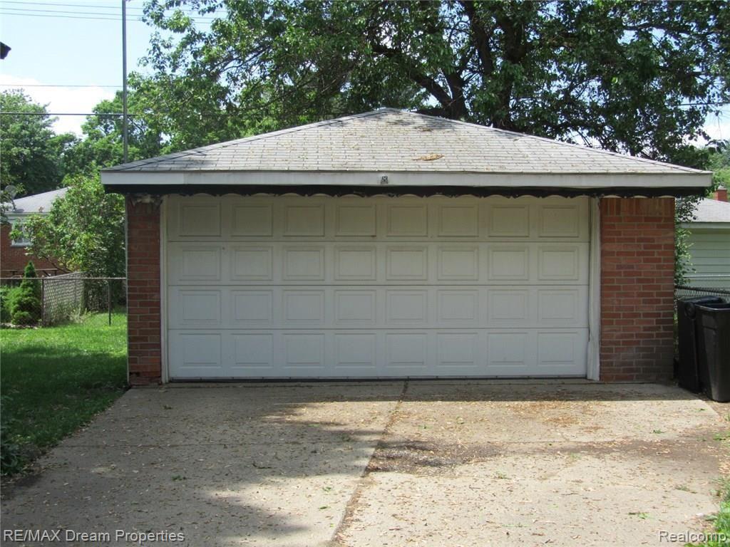 19189 Inkster Road Livonia, MI 48152 - Photo 18 of 20 IMG_5961.JPG