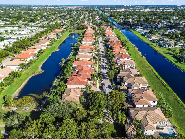 an aerial view of tennis court