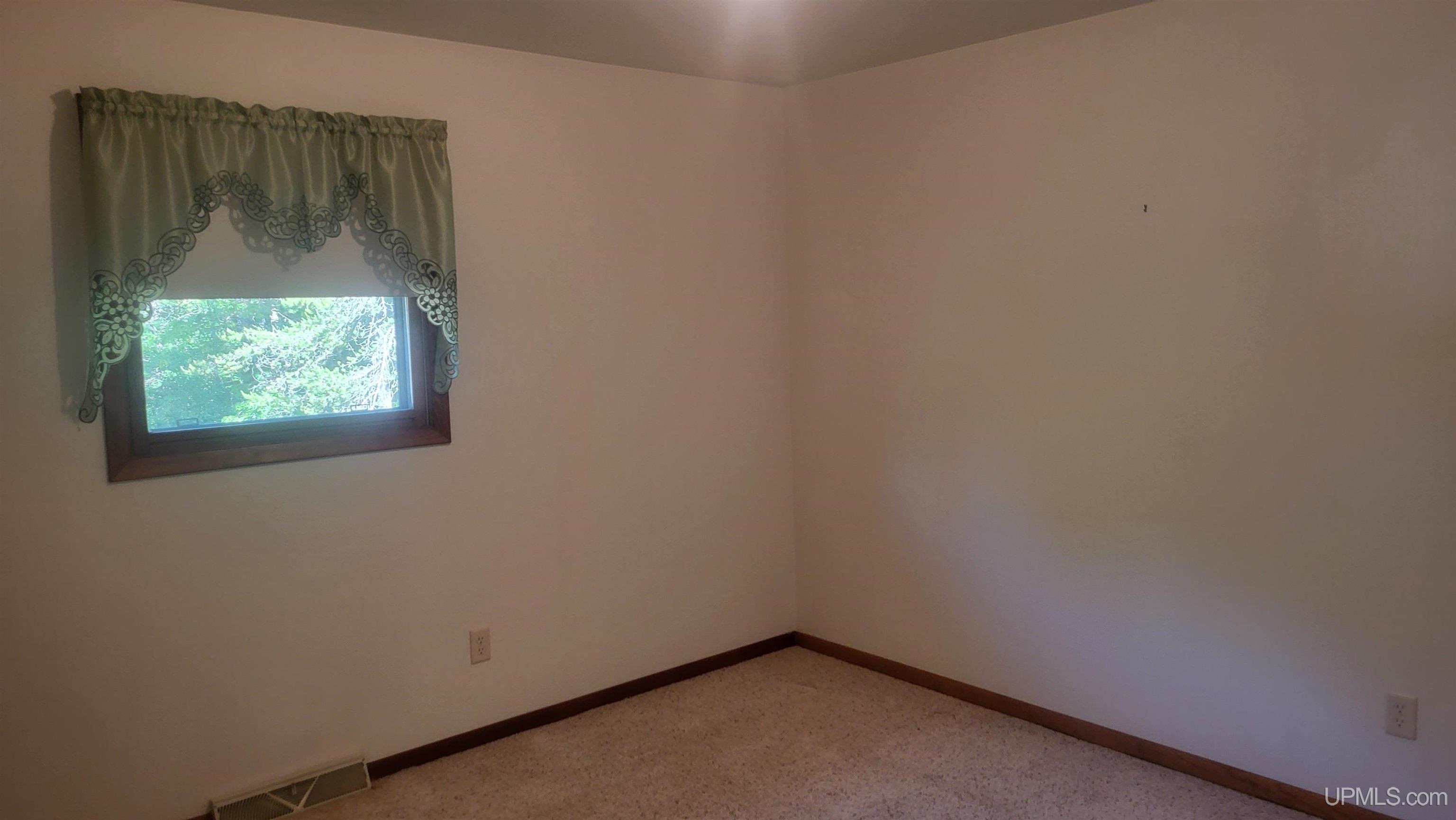 9332 Deer Lake Road Crivitz, WI 54114 - Photo 13 of 44