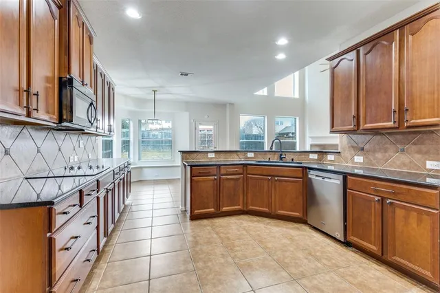 $534,900 | 10237 Vintage Drive, Fort Worth, TX 76244