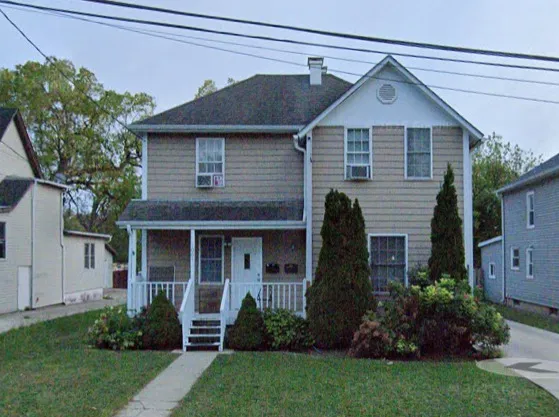 $1,200 | 1001 Grand Avenue, Waukegan, IL 60085