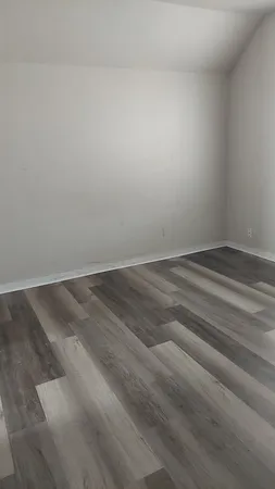 $1,200 | 1001 Grand Avenue, Waukegan, IL 60085