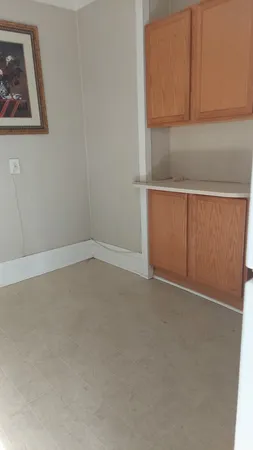 $1,200 | 1001 Grand Avenue, Waukegan, IL 60085