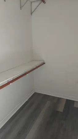 $1,200 | 1001 Grand Avenue, Waukegan, IL 60085