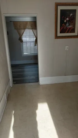 $1,200 | 1001 Grand Avenue, Waukegan, IL 60085
