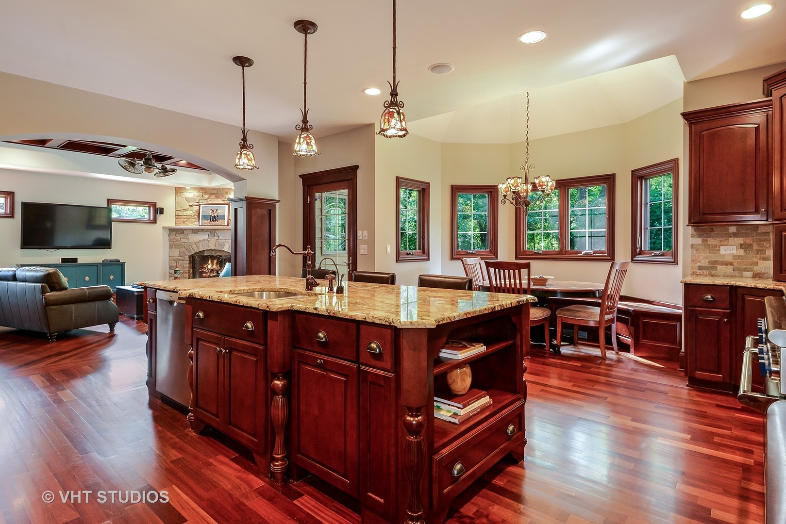 913 Riedy Road Lisle, IL 60532 - Photo 10 of 42