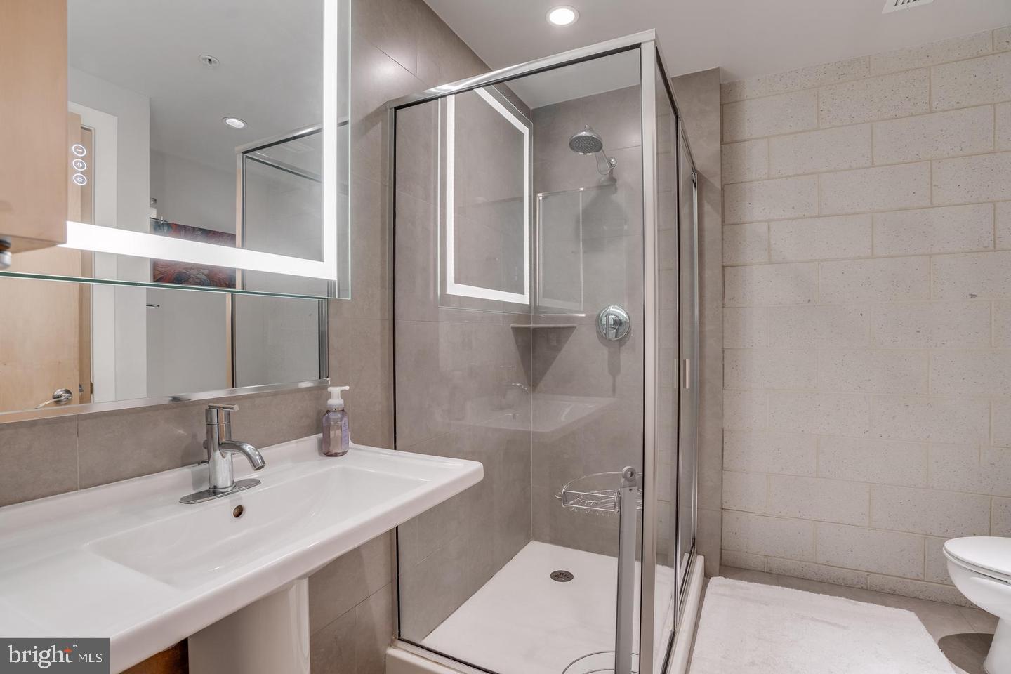 1133 14th Street Northwest, Unit 1010 Washington, DC 20005 - Photo 28 of 39