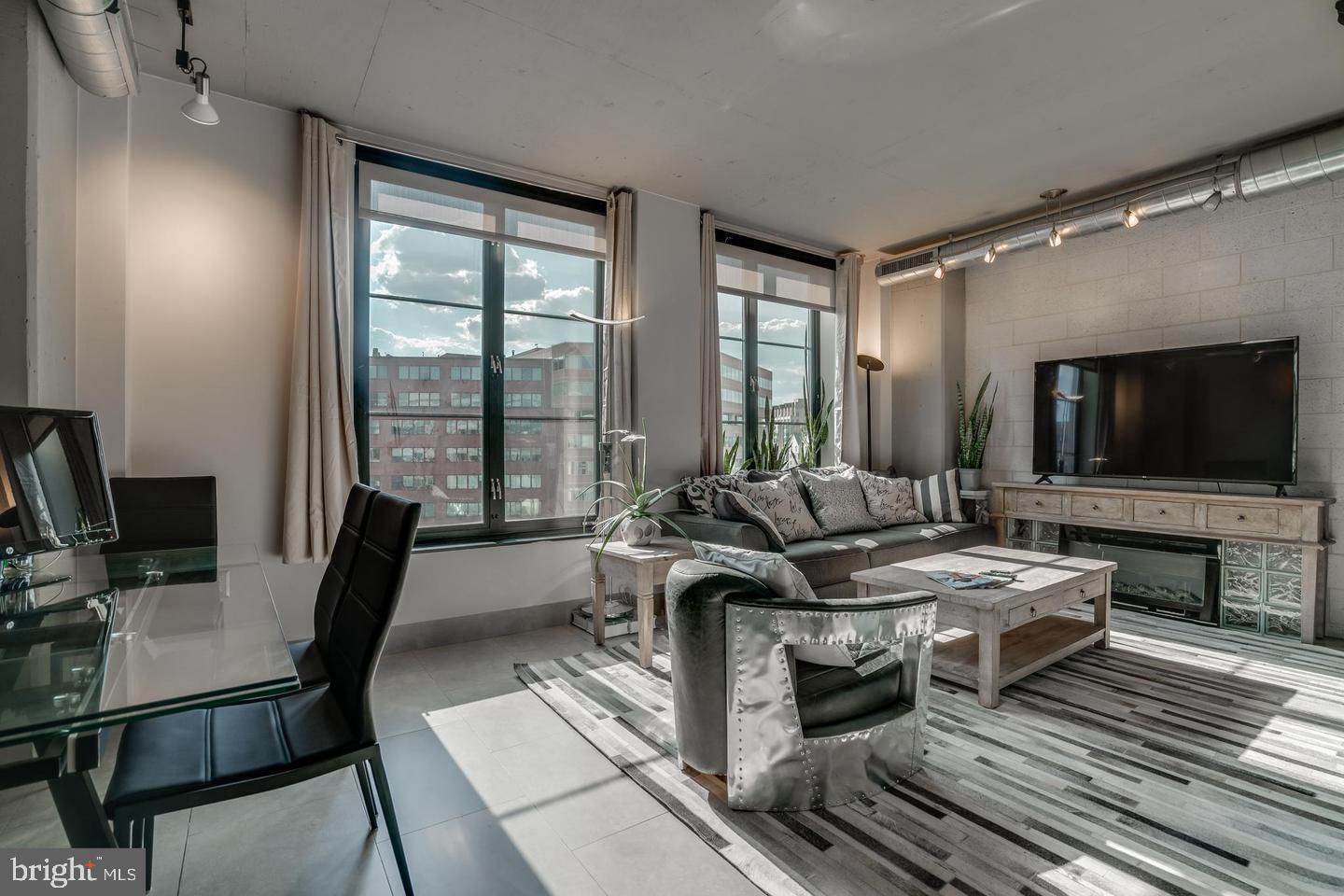 1133 14th Street Northwest, Unit 1010 Washington, DC 20005 - Photo 4 of 39