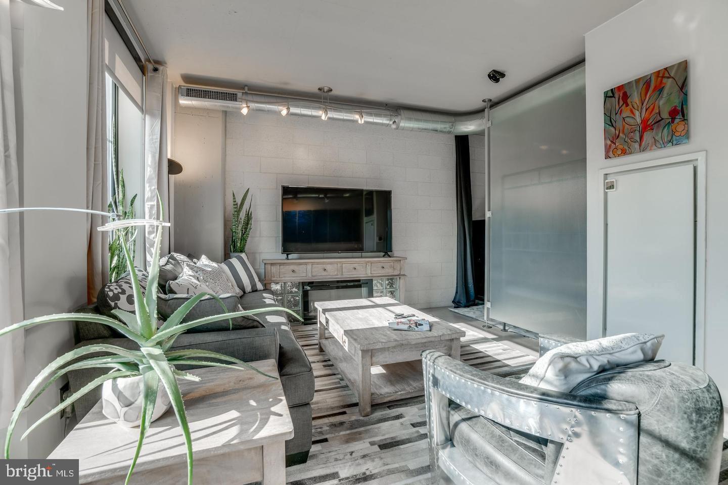 1133 14th Street Northwest, Unit 1010 Washington, DC 20005 - Photo 5 of 39