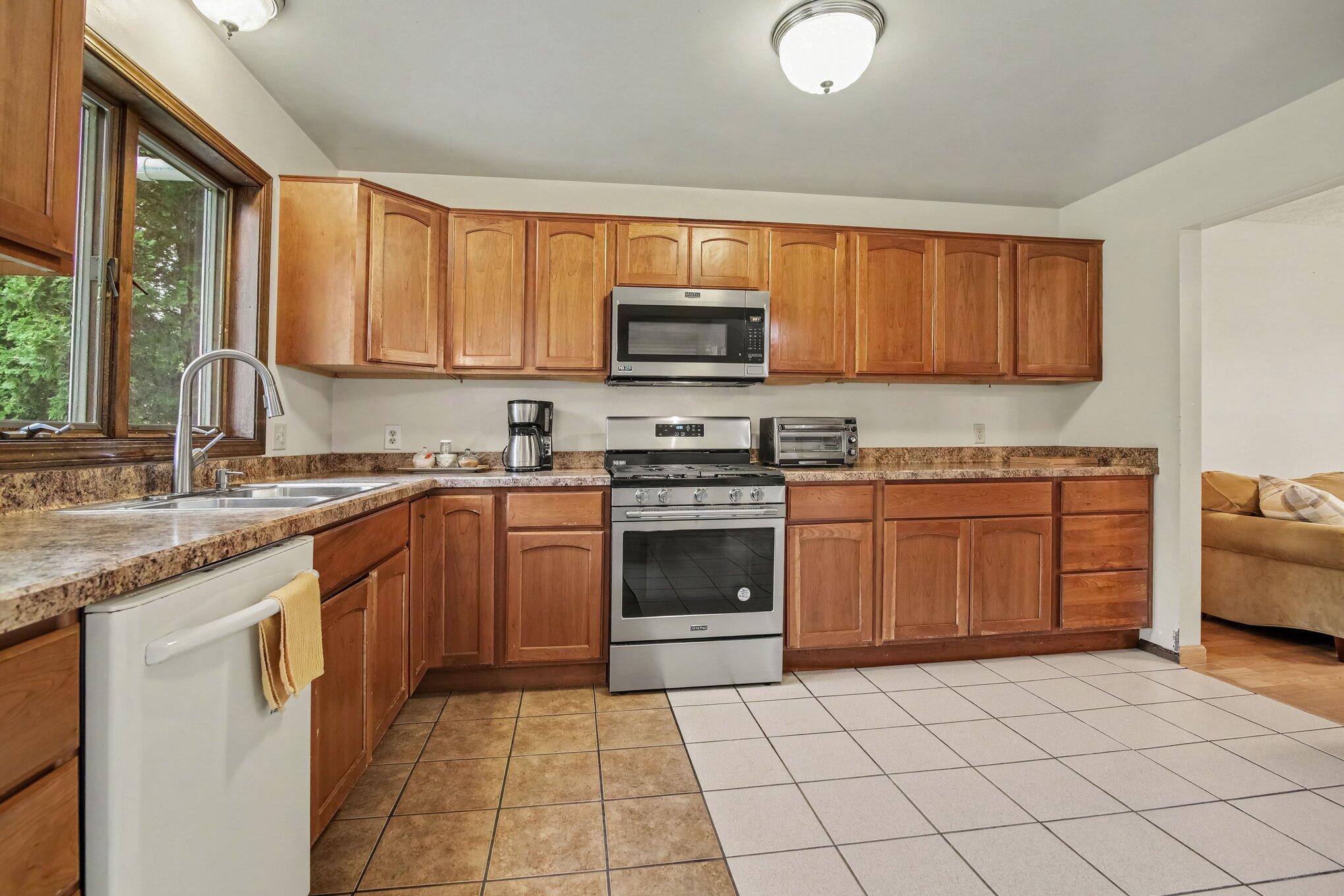 165 Judd Road Milan, MI 48160 - Photo 12 of 35 012_file_2644