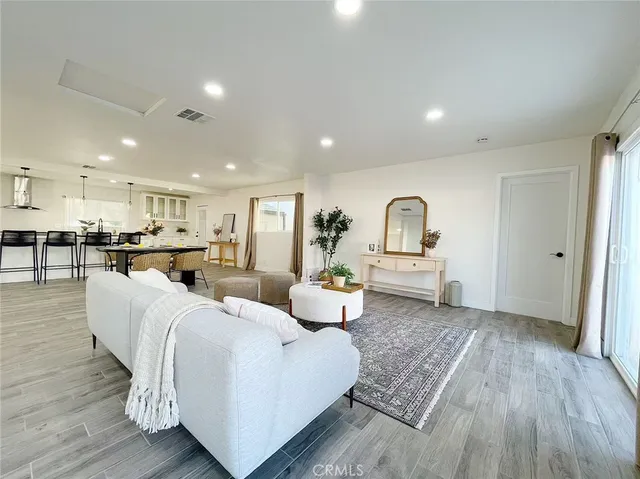 $5,200 | 512 South Barranca Avenue, West Covina, CA 91791