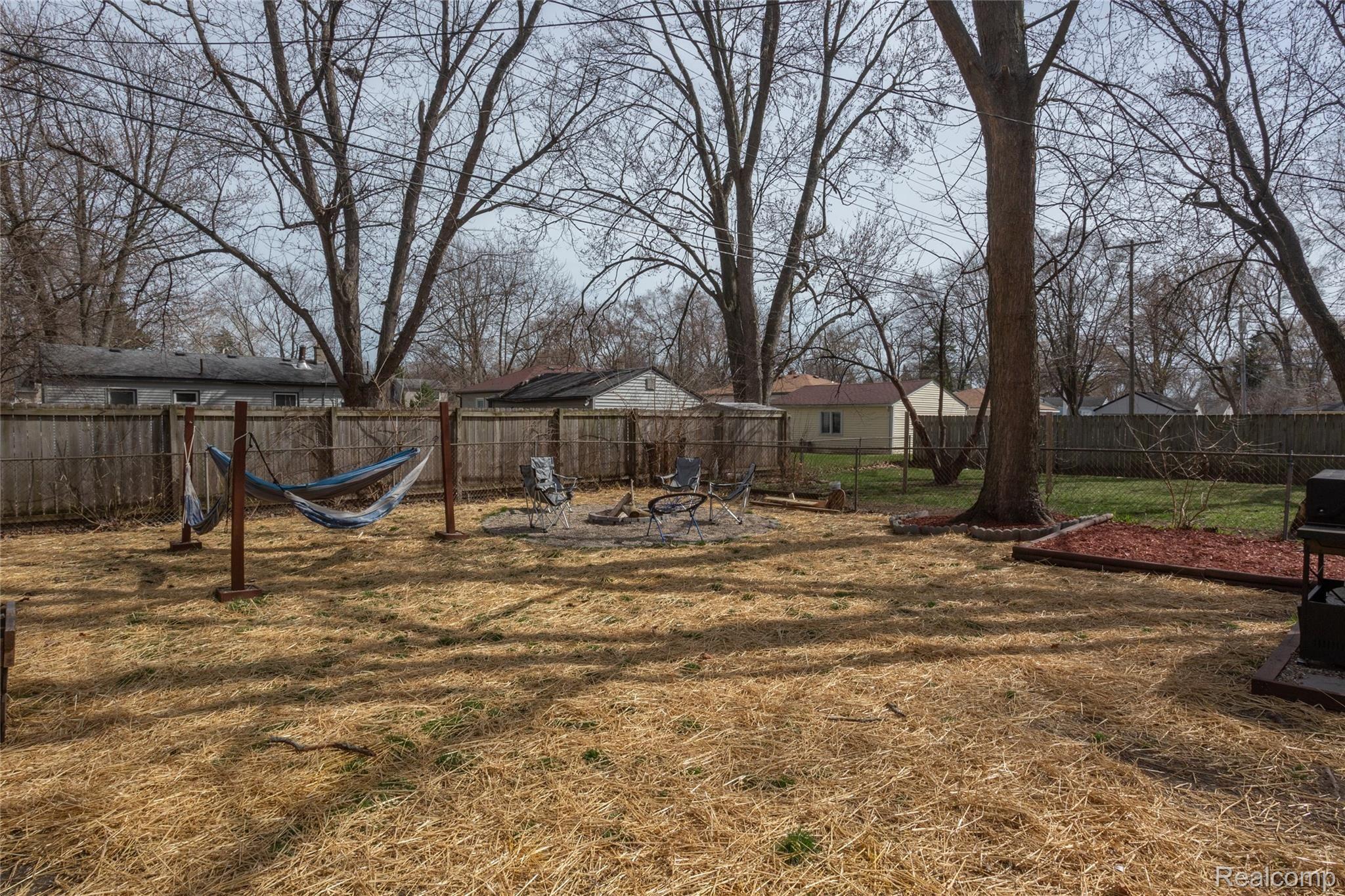 19426 Rensellor Street Livonia, MI 48152 - Photo 35 of 39 Rensellor_19426--Exterior-37.jpg