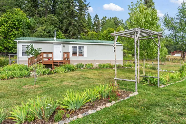 $325,000 | 2516 Burgess Road, Addy, WA 99101