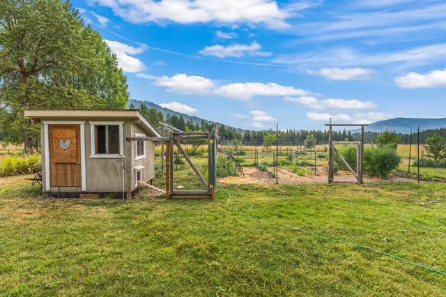 $325,000 | 2516 Burgess Road, Addy, WA 99101