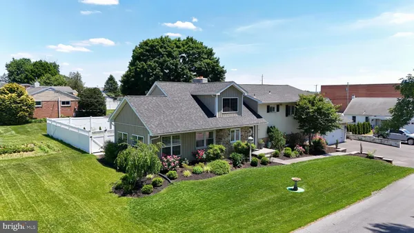 $325,000 | 111 Water Street, New Holland, PA 17557