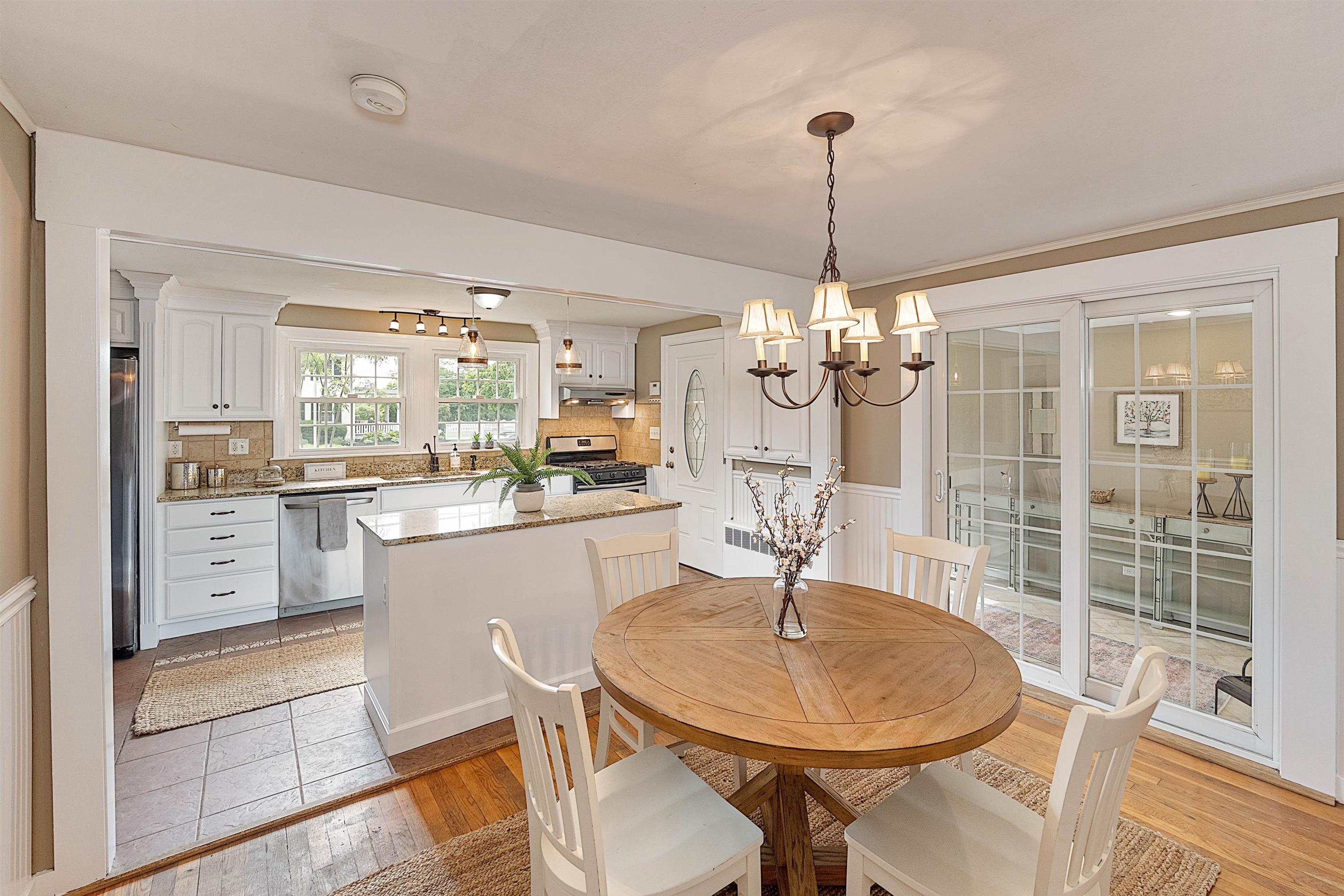 225 River Road Manchester, NH 03104 - Photo 1 of 24 Gallery Image 1