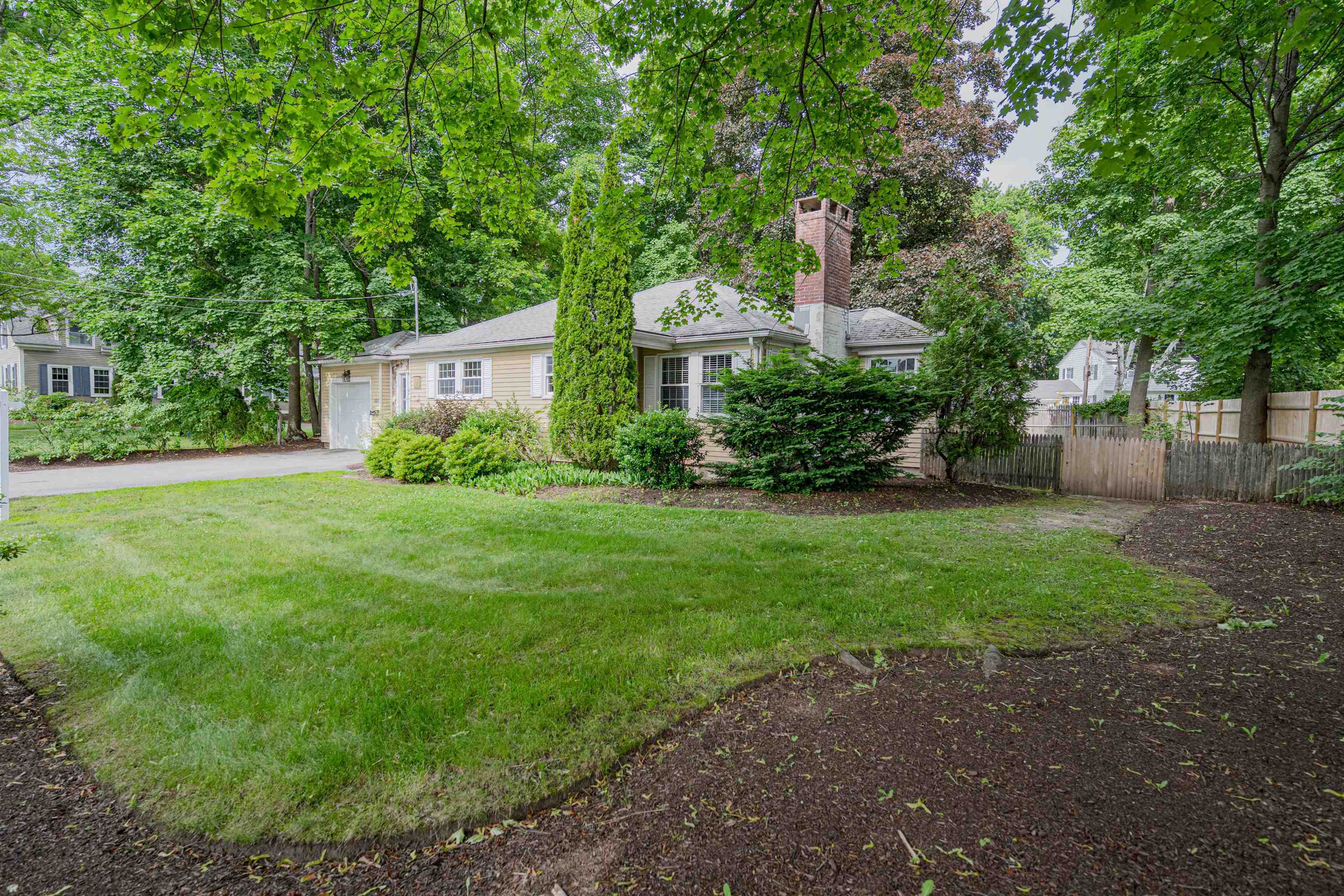 225 River Road Manchester, NH 03104 - Photo 3 of 24 Gallery Image 3