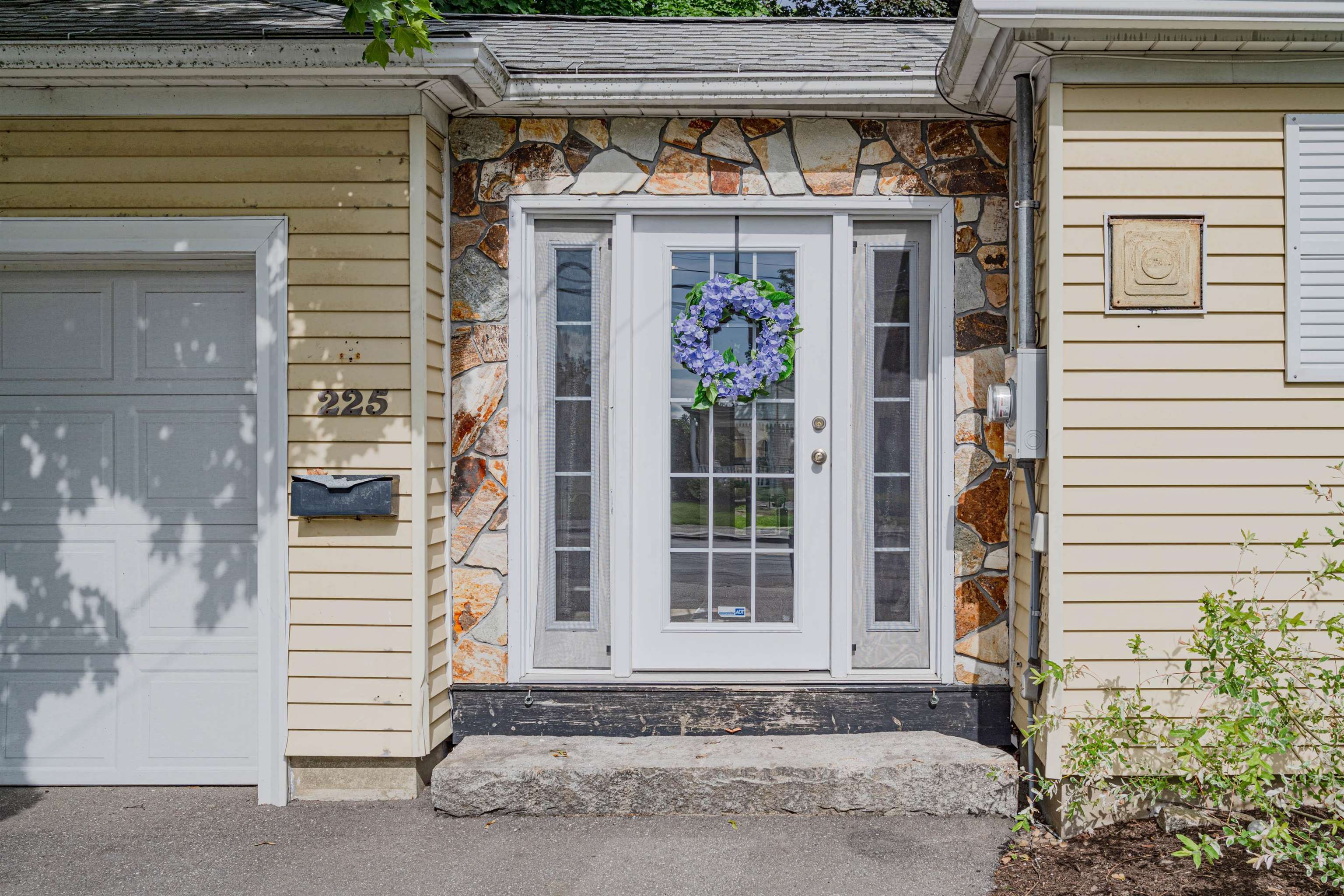 225 River Road Manchester, NH 03104 - Photo 4 of 24 Gallery Image 4
