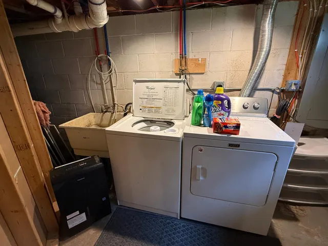 $275,000 | 11966 Lindquist Road, Hibbing, MN 55746