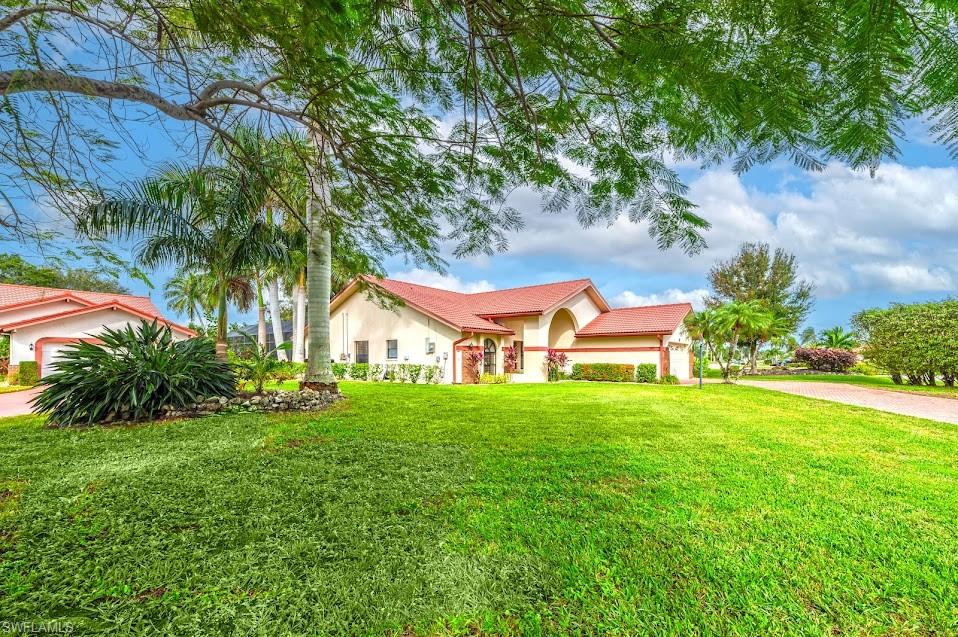 581 Country Walk Court Naples, FL 34104 - Photo 25 of 38