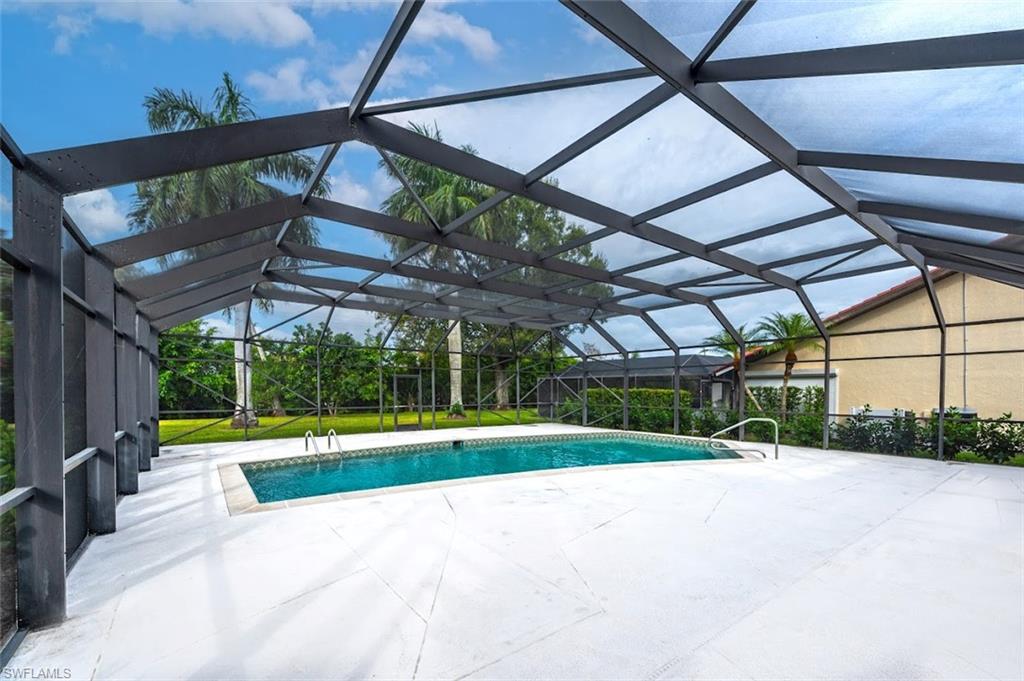 581 Country Walk Court Naples, FL 34104 - Photo 28 of 38