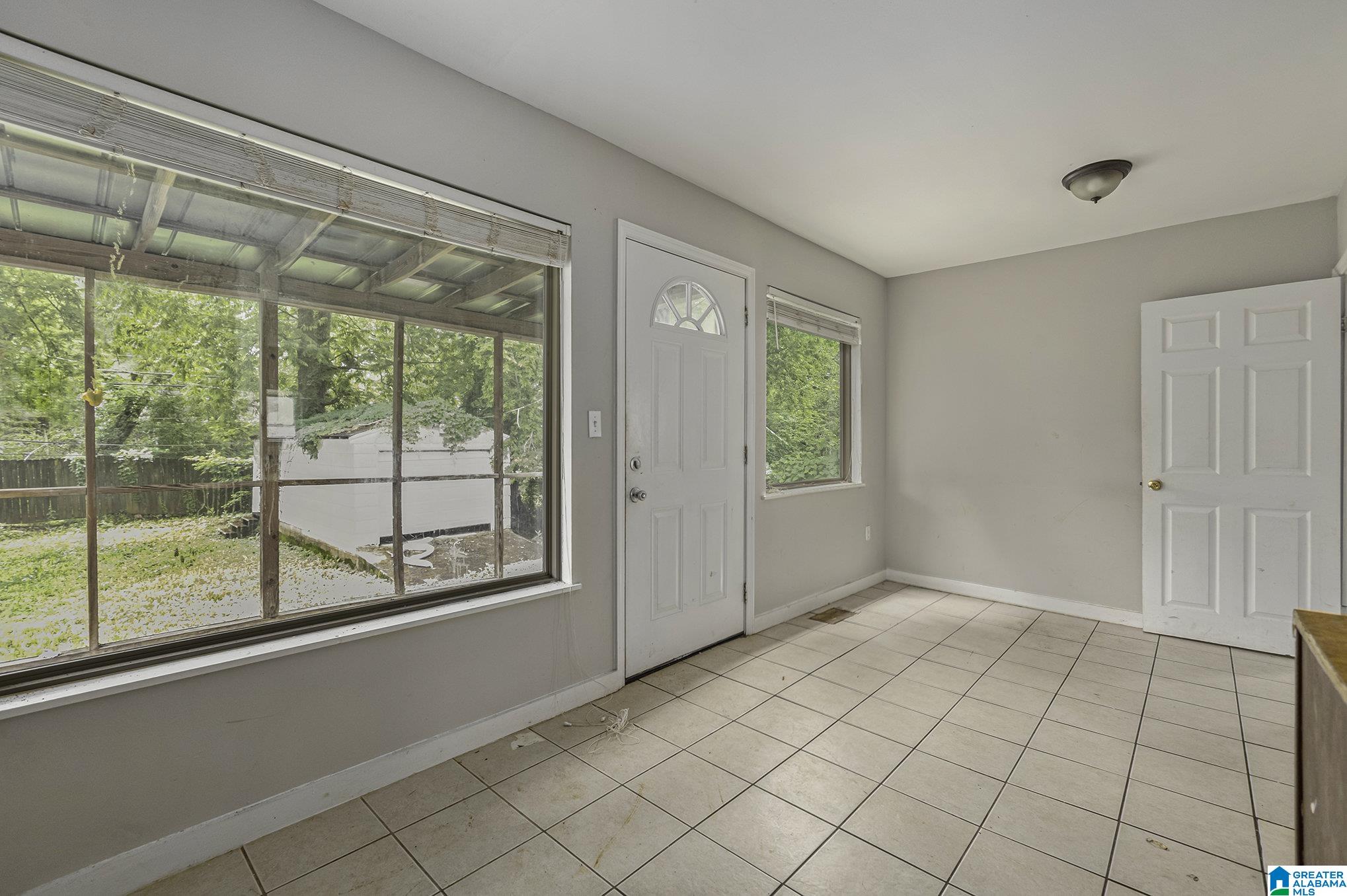118 Woodward Road Birmingham, AL 35228 - Photo 5 of 16