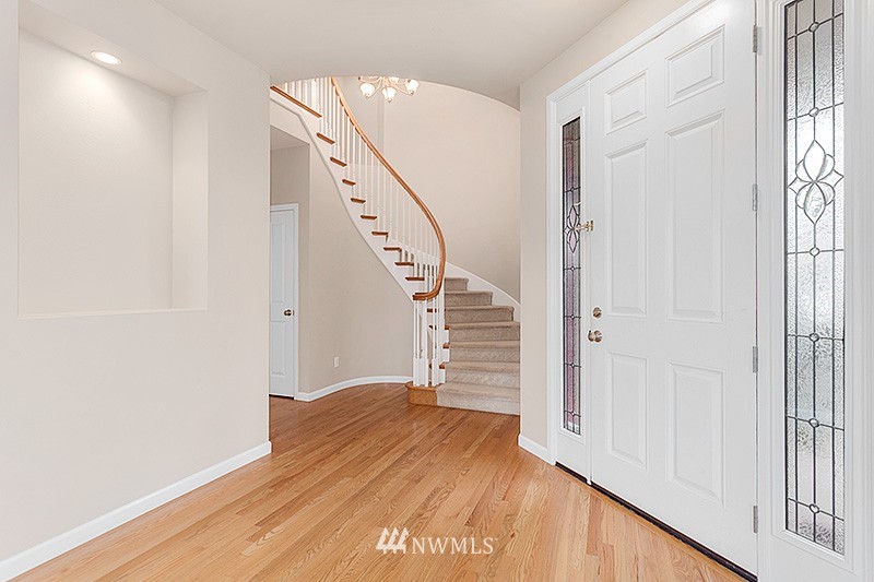16560 Southeast 162nd Street Renton, WA 98058 - Photo 2 of 25 Gallery Image 2