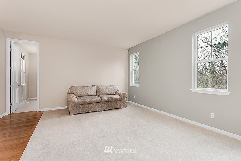 16560 Southeast 162nd Street Renton, WA 98058 - Photo 4 of 25 Gallery Image 4