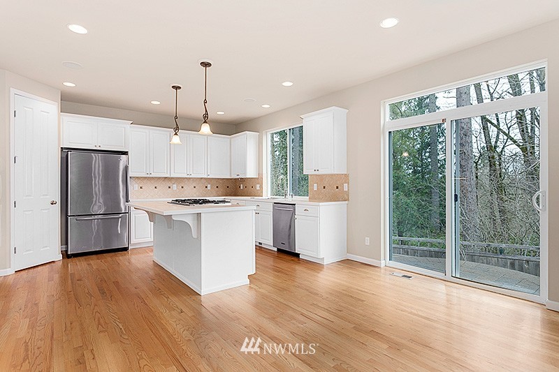16560 Southeast 162nd Street Renton, WA 98058 - Photo 8 of 25 Gallery Image 8