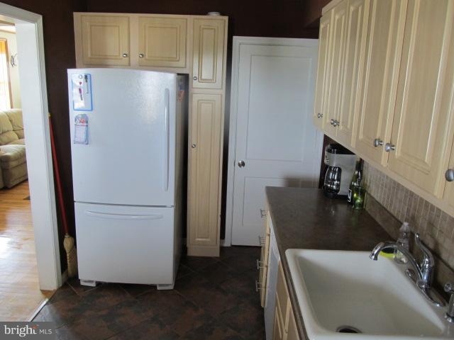 7322 Conley Street Baltimore, MD 21224 - Photo 2 of 18 Kitchen