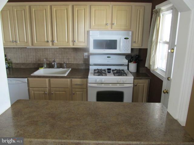 7322 Conley Street Baltimore, MD 21224 - Photo 11 of 18 Kitchen