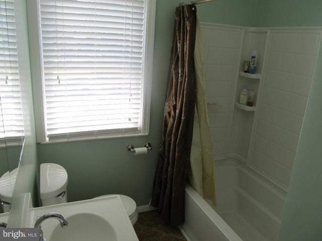 7322 Conley Street Baltimore, MD 21224 - Photo 6 of 18 Bath