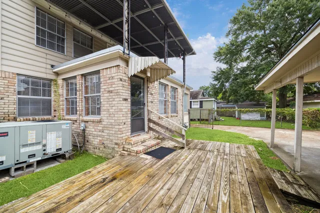 $435,000 | 510 East Main Street, Humble, TX 77338