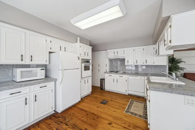 $435,000 | 510 East Main Street, Humble, TX 77338