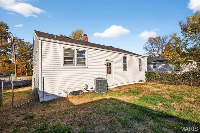 $165,000 | 10592 Clarendon Avenue, St. Louis, MO 63114