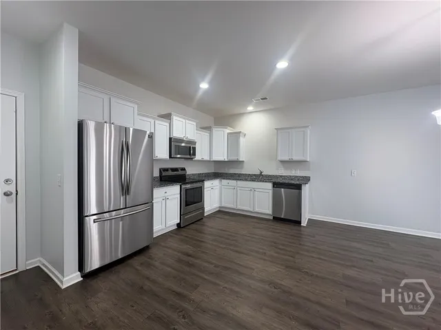 $2,400 | 697 Waybridge Way, Richmond Hill, GA 31324