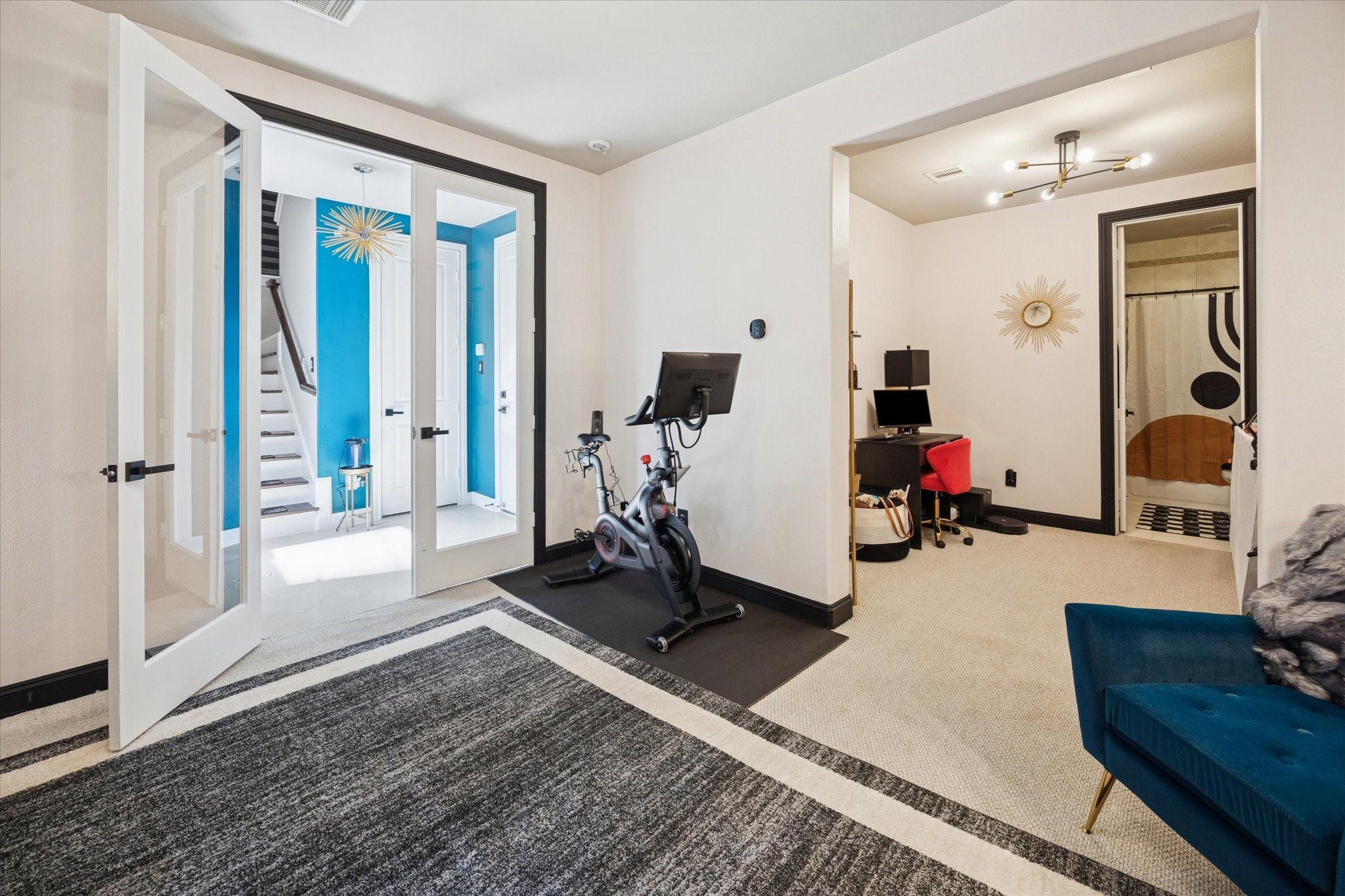 5820 Darling Street Houston, TX 77007 - Photo 10 of 24 a view of a room with gym equipment