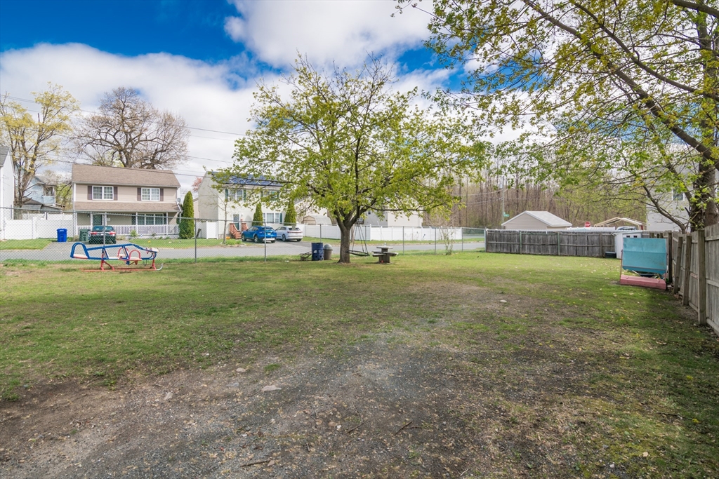 189 Essex Street, Unit R Springfield, MA 01151 - Photo 24 of 25 Gallery Image 24