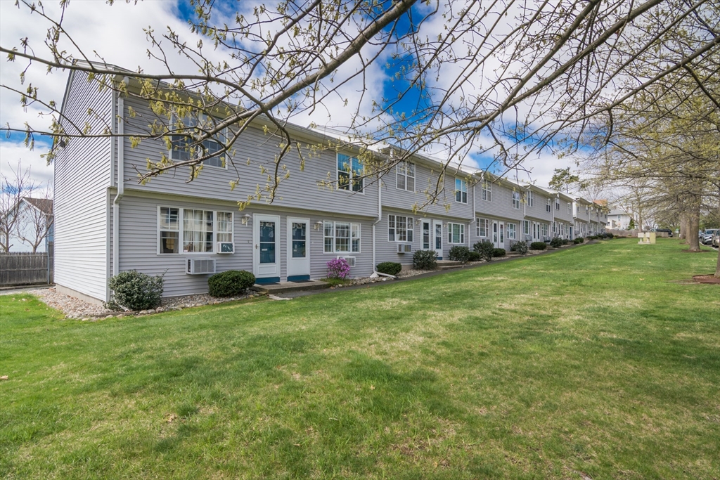 189 Essex Street, Unit R Springfield, MA 01151 - Photo 4 of 25 Gallery Image 4