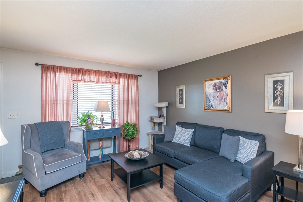 189 Essex Street, Unit R Springfield, MA 01151 - Photo 6 of 25 Gallery Image 6