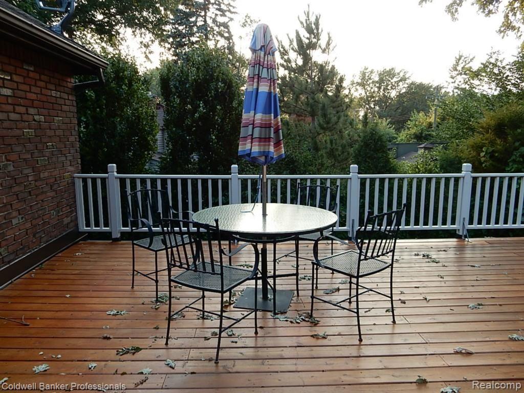 1034 Roslyn Road Grosse Pointe, MI 48236 - Photo 27 of 28 DSCN3378.jpg