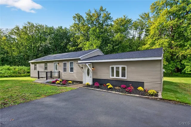 $239,000 | 9541 Horseshoe Island Road, Clay, NY 13041