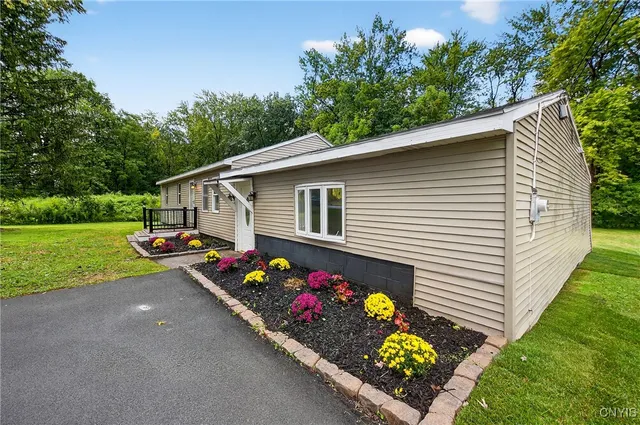 $239,000 | 9541 Horseshoe Island Road, Clay, NY 13041