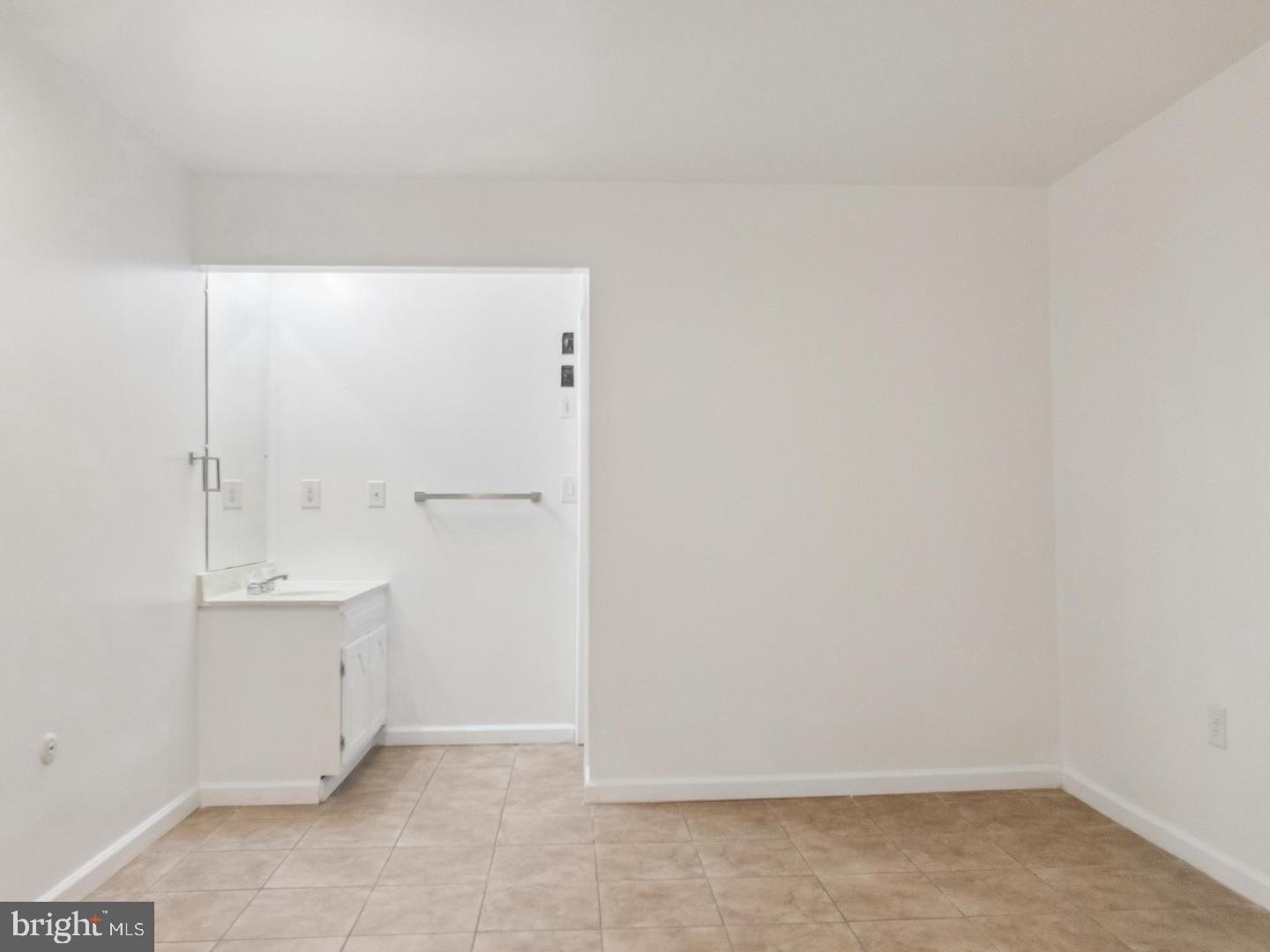 2210 Berkshire Road Lancaster, PA 17603 - Photo 19 of 29 LL Bedroom