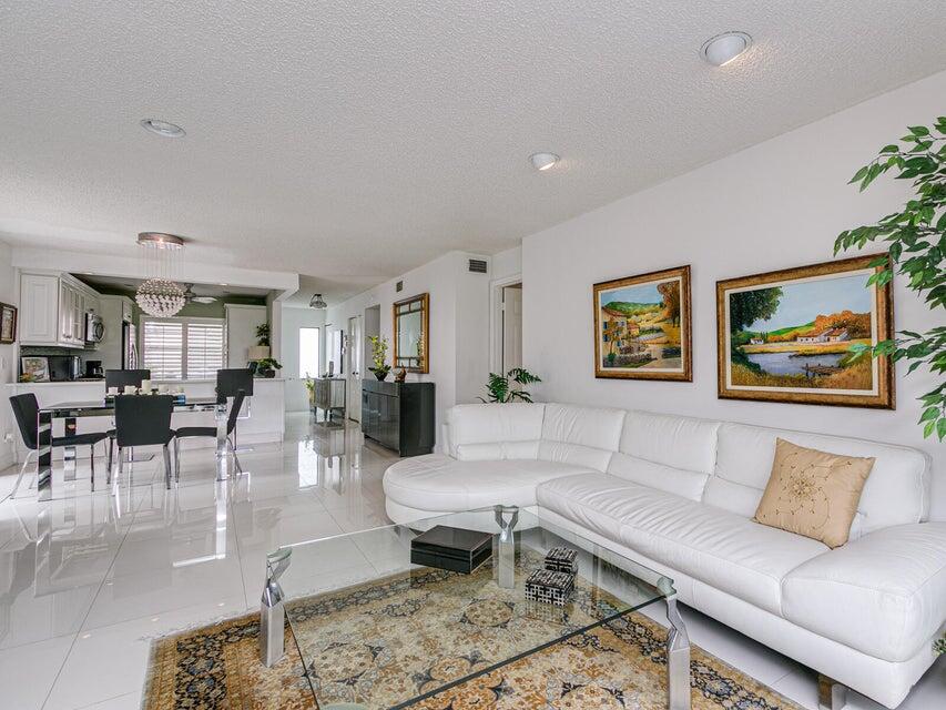 9264 Vista Del Lago, Unit 24I Boca Raton, FL 33428 - Photo 12 of 25 open area